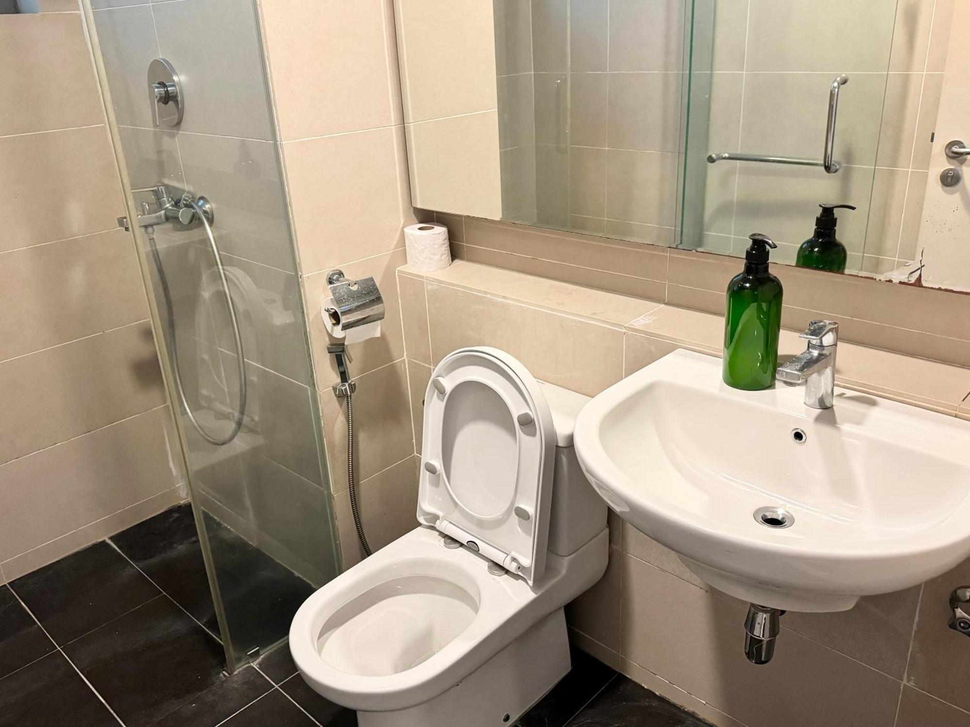 8 Klcc 5 Minutes To Jalan Alor Street Bukit Bintang Pavilion 10 Pax 3r2b Apartemen