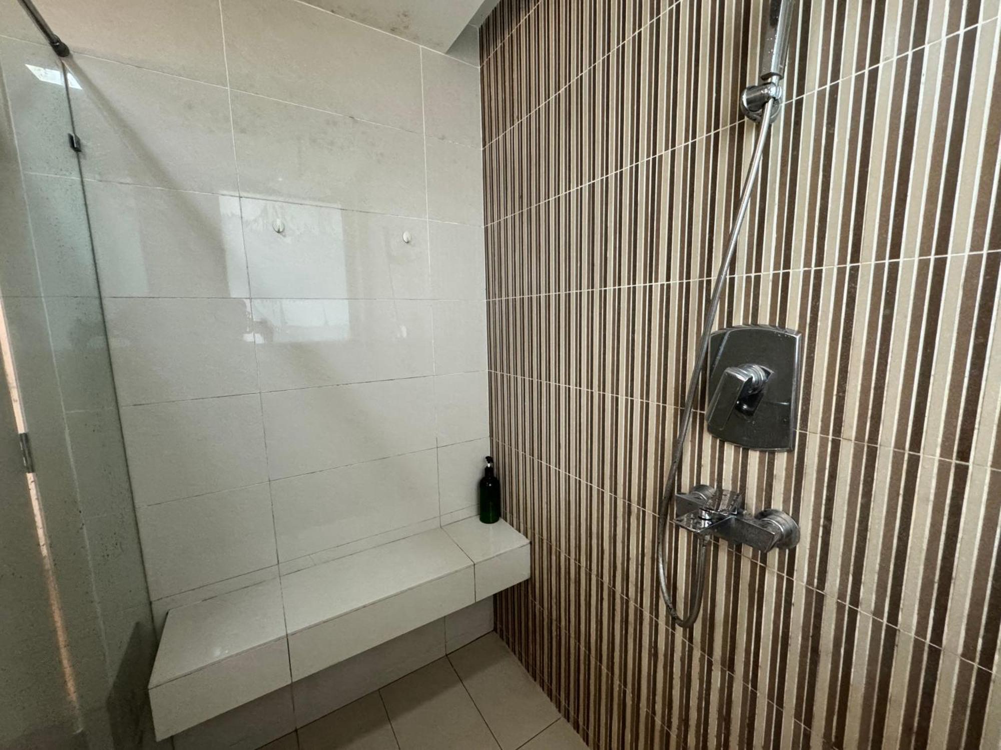 Apartment 8 Klcc 5 Minutes To Jalan Alor Street Bukit Bintang Pavilion 10 Pax 3r2b